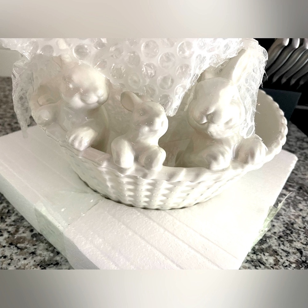 New with Tags- Pottery Barn Bunny Trio Basket Large Serving Bowl - White NIB #2 - Picture 9 of 14